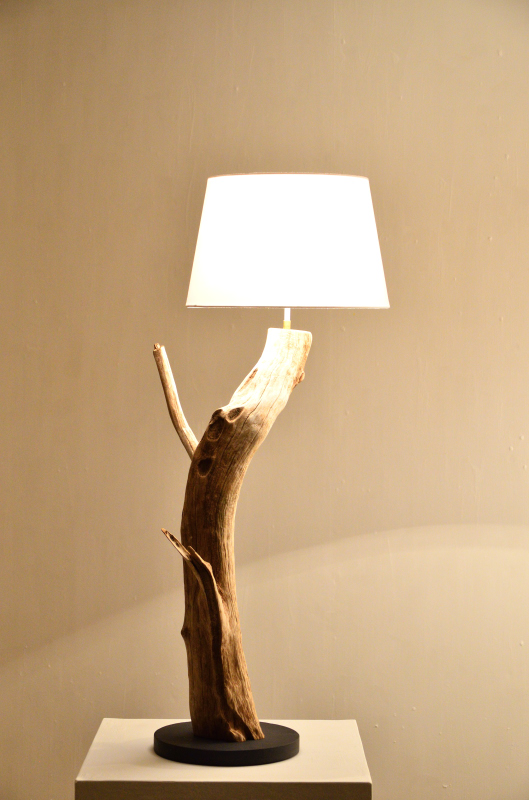 流木ランプ