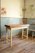 流木のテーブル