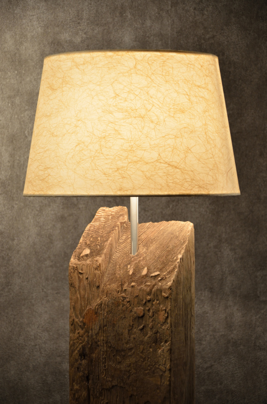 流木ランプ