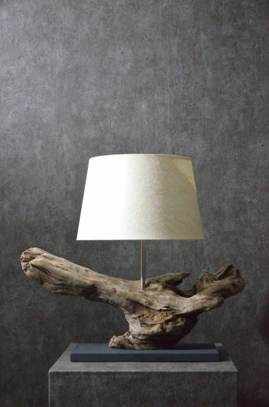 流木と和紙のランプ