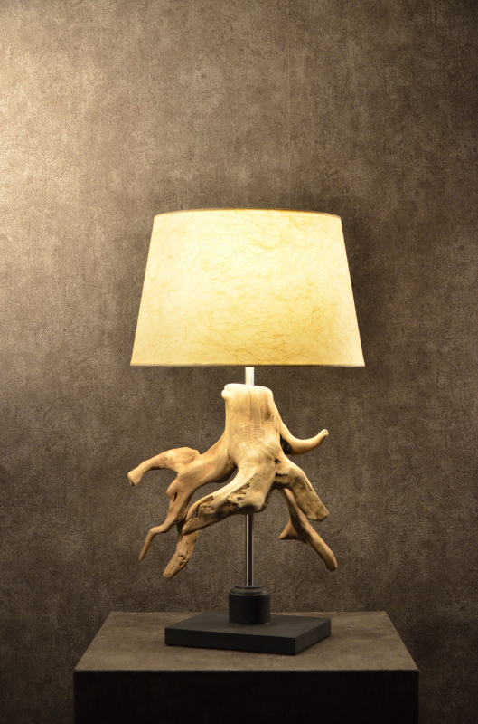 流木と和紙のランプ