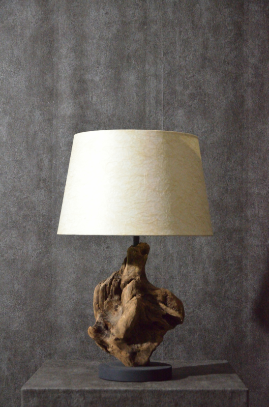 流木と和紙のランプ