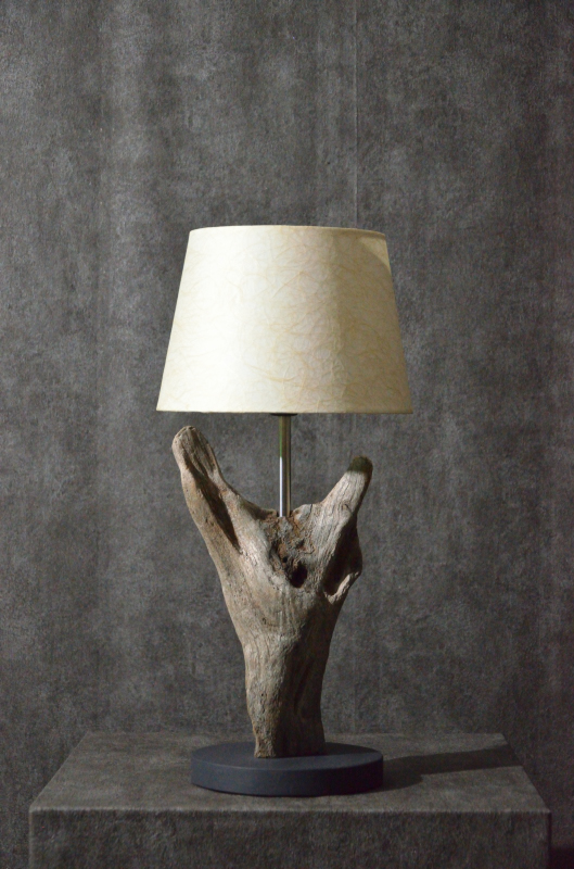 流木と和紙のランプ