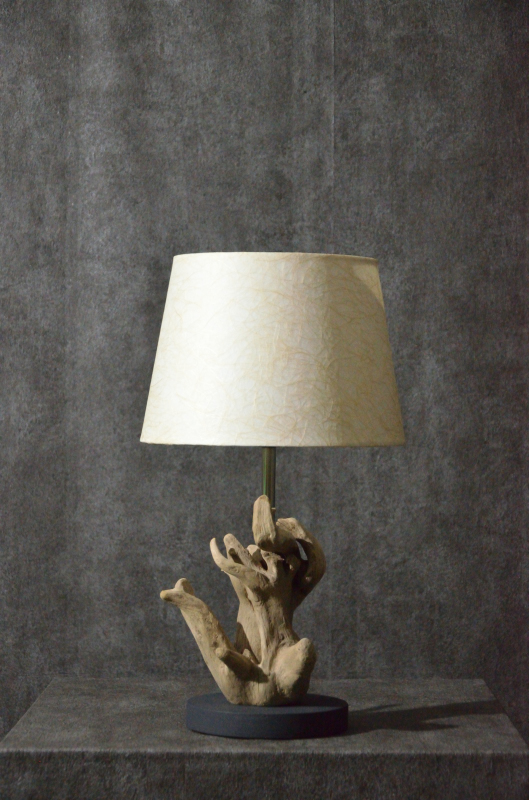 流木と和紙のランプ