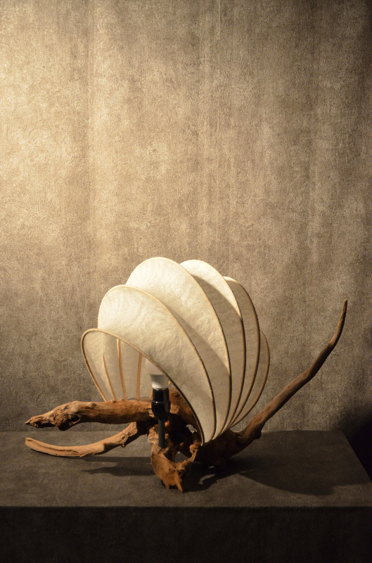 流木と和紙のランプ