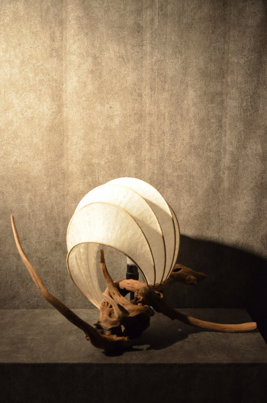 流木と和紙のランプ