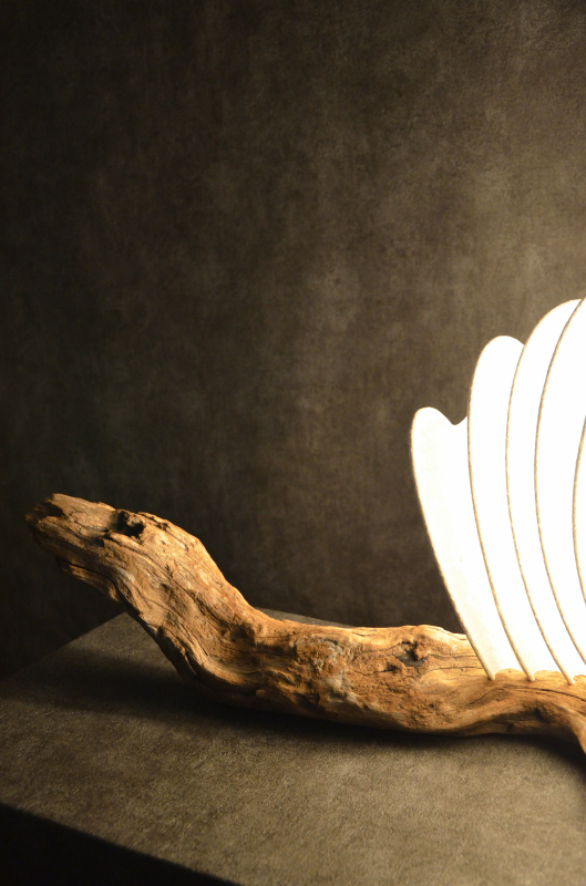 流木と和紙のランプ