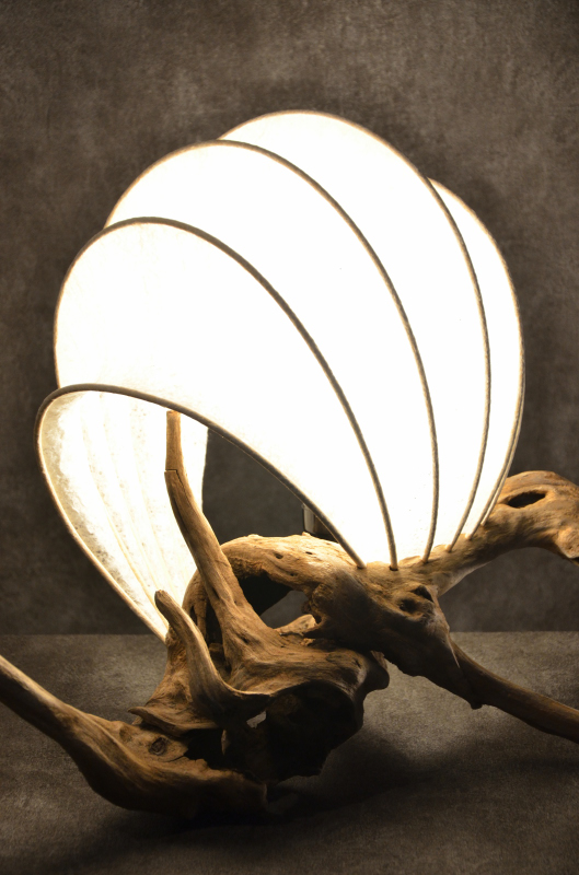 流木と和紙のランプ