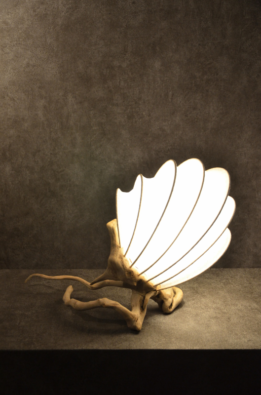 流木と和紙のランプ