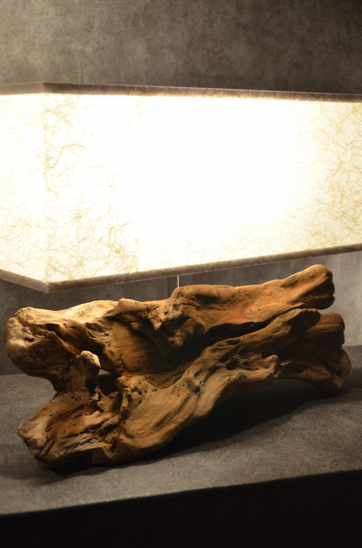 流木と和紙のランプ